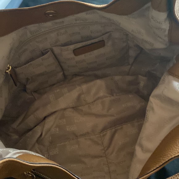 NWT Michael Kors Leather Purse. Gorgeous!!! - Picture 5 of 15